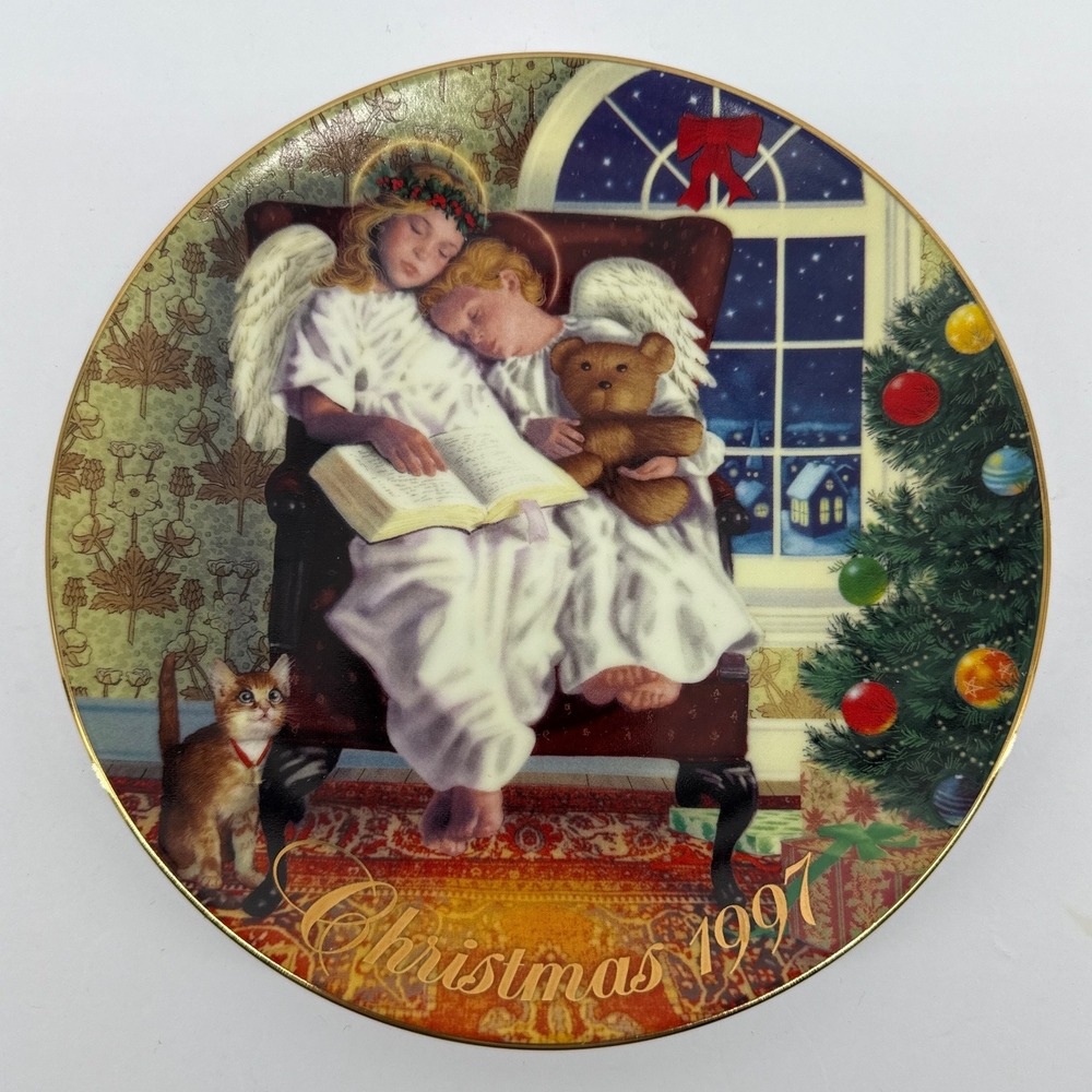 Avon Heavenly Dreams 1997 Christmas Plate Two Angels Sleeping Teddy Bear Kitten